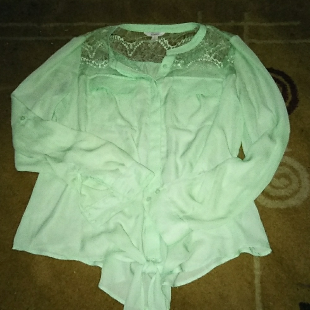 Candie's top with lace size L